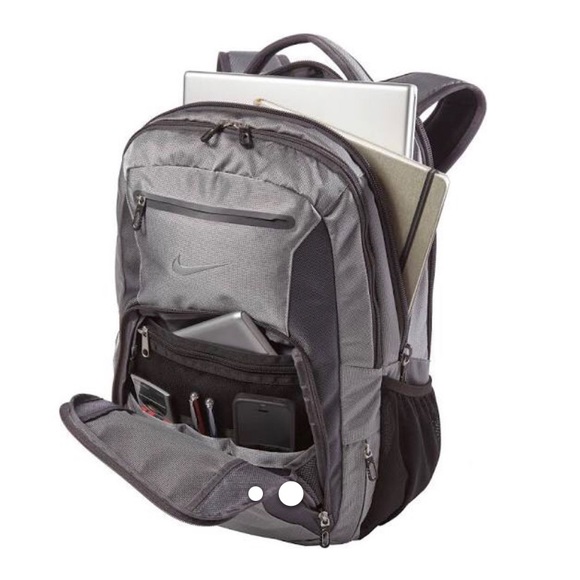 Nike Elite Backpack - Wolf Grey and Dark Grey - Picture 2 of 4